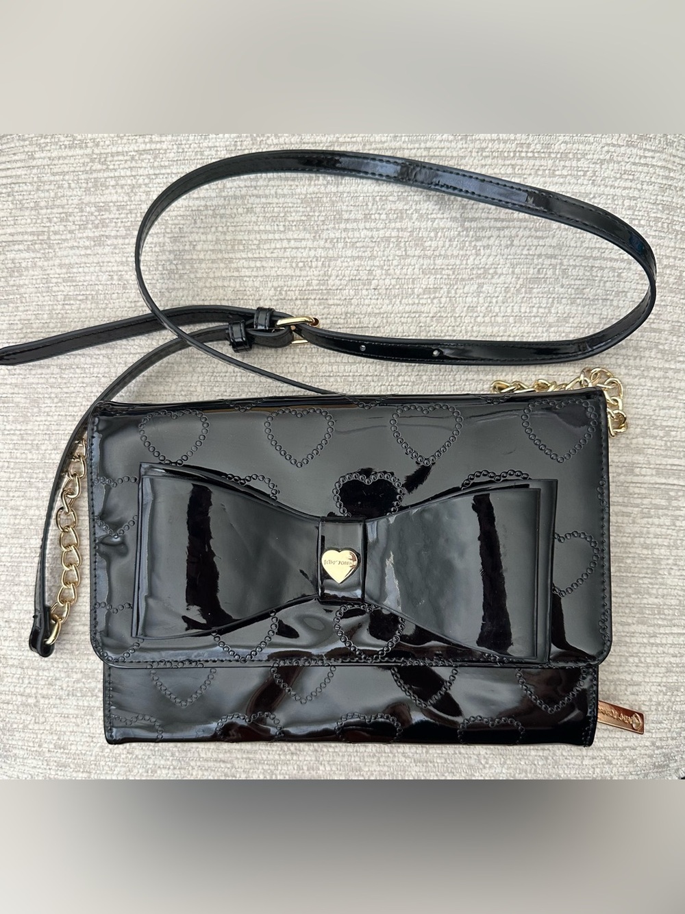 Betsey Johnson Small Black Patent Crossbody Heart Bag NWOT